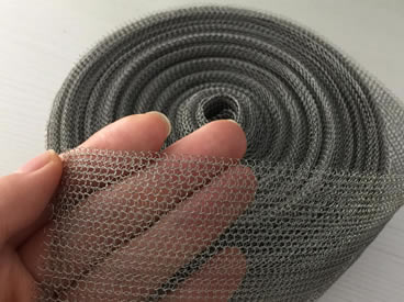 Stainless steel knitted mesh filter
