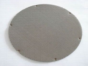 Sintered wire mesh disc filter with multiple layers